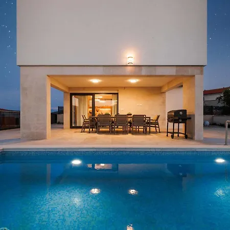Hillside Villa *