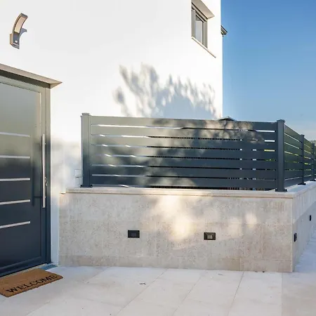 Hillside 비르브닉